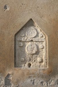 Stele funeraria in travertino